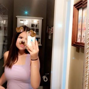 Meet your Posher, Ella